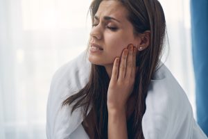 Read more on Sensitive Teeth: Causes, Remedies & Best Toothpaste